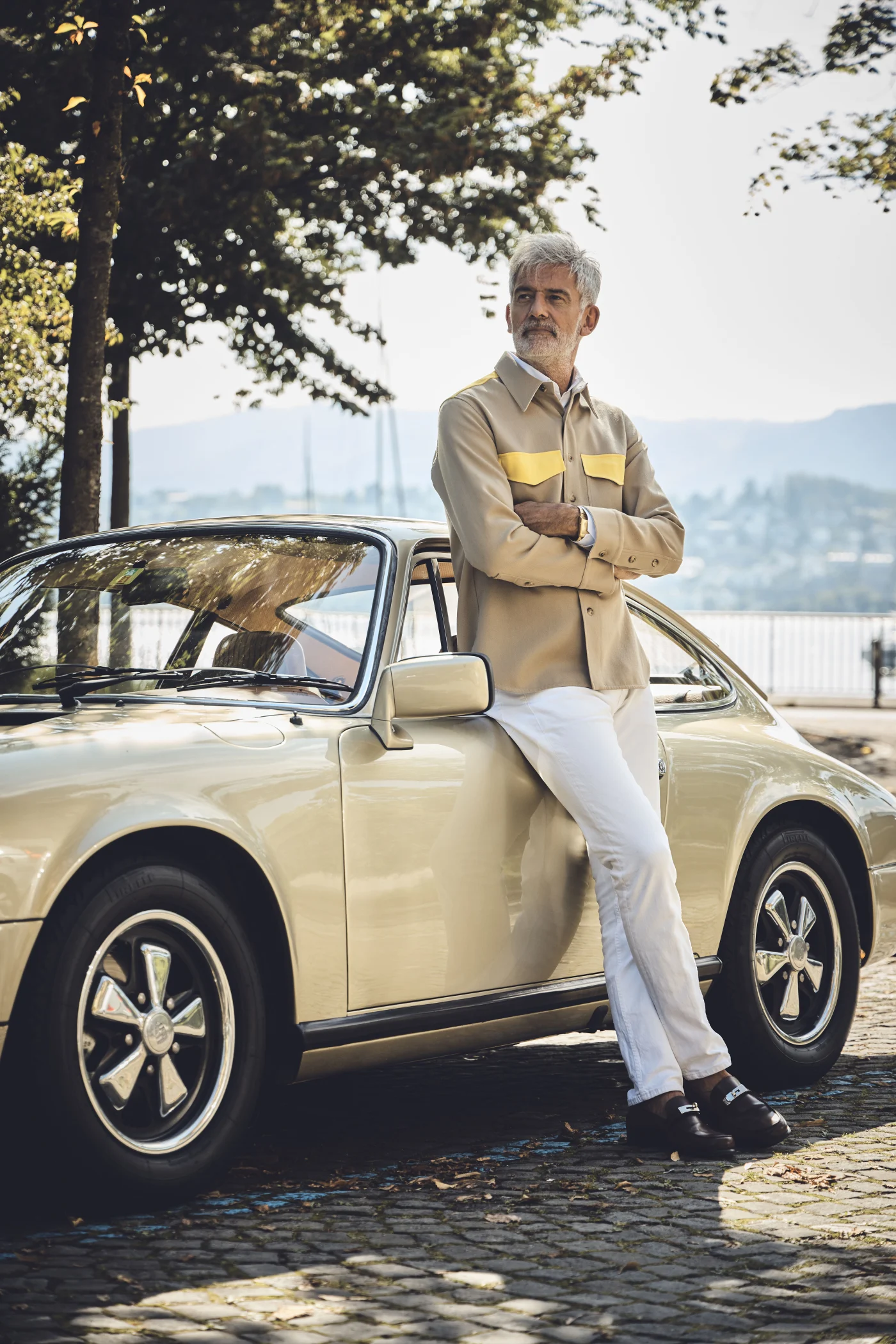 A love of classic design: Häberli with a Porsche 911. Photo: Christian Grund / Christophorus