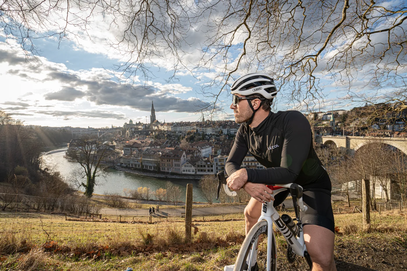 Today he shares his passion: at “Chasing Cancellara”, amateurs ride alongside him.