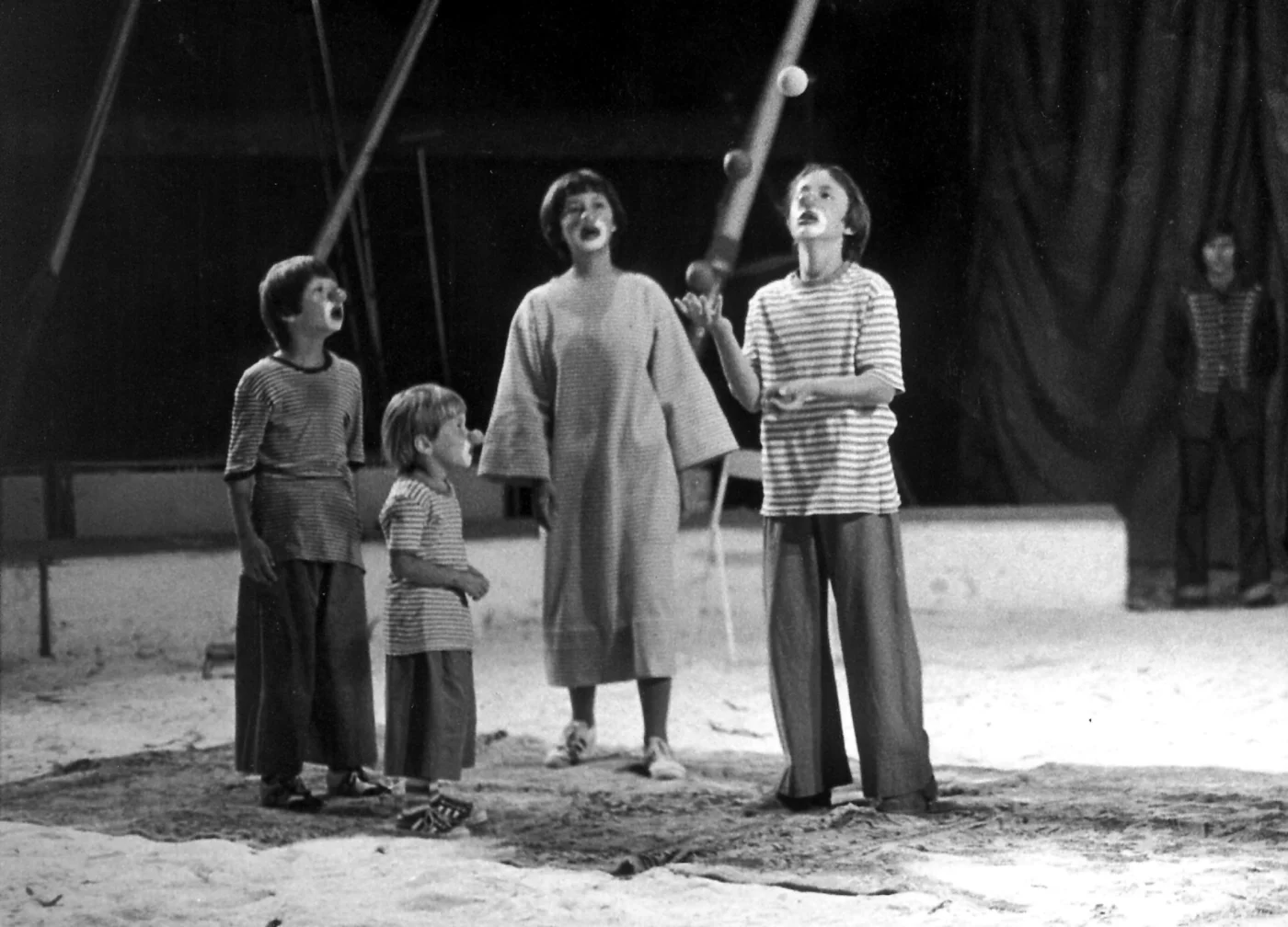The five Montis in the late 1970s – the family that founded its own circus in 1985. Photo: Circus Monti