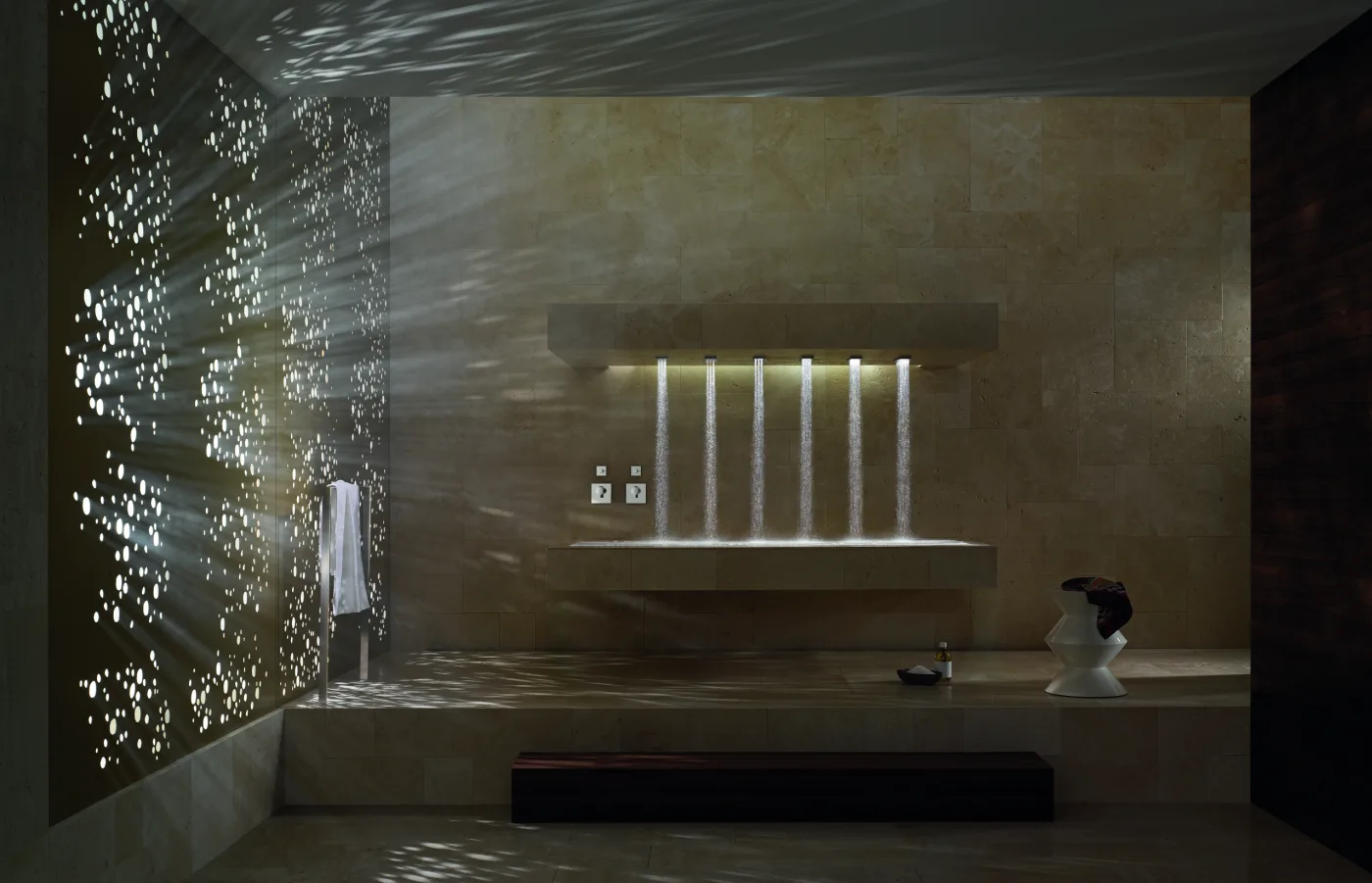 Showering lying down: the «Horizontal Shower» makes maximum relaxation possible. You can let go completely.