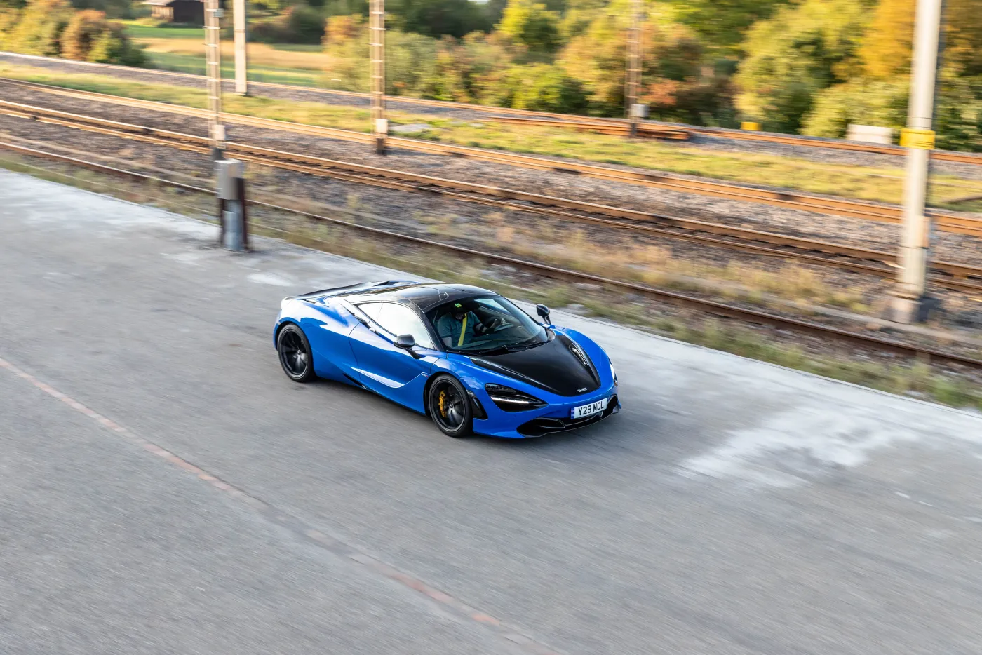 Once in the flow, the 720S swings up the mountain road like a gibbon through the jungle of Borneo.