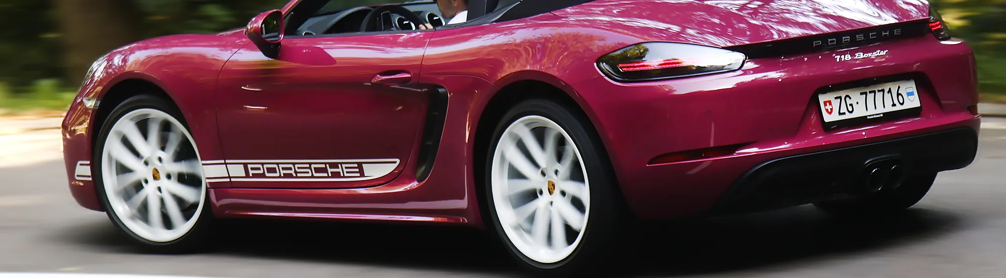 Une teinte en hommage: la Porsche 718 Boxster Style Edition n’est pas rose, mais «Ruby Star Neo» – une réinterprétation du rouge rubis. Photo: Vesa Eskola