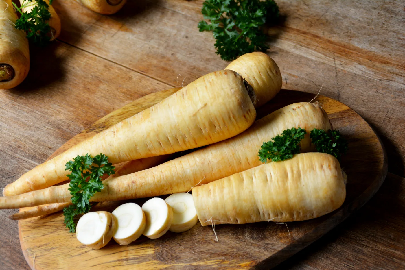 Vegetables can go on the grill too: for his dessert “Throw it on the grill!”, pâtissier Kay Baumgardt roasts the parsnip.