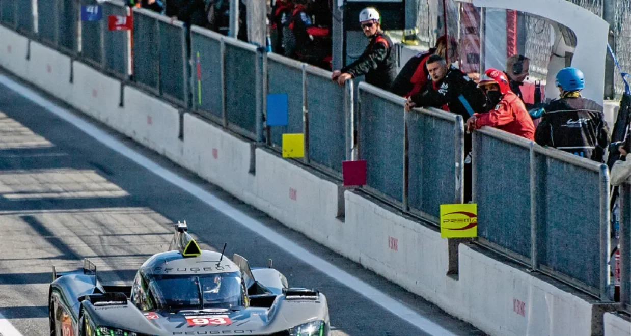 The Peugeot 9X8 in the pit lane – an all-too-frequent sight at the new Peugeot Sport team’s opening race in Monza. Plenty of problems still to solve, but the crew is well-drilled and on the right track. Photo: Peugeot